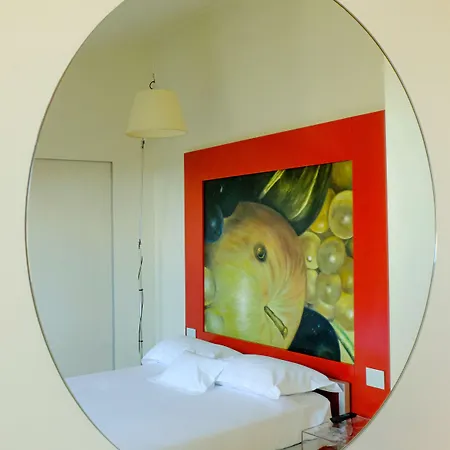 Petronilla - In Hotel 4*