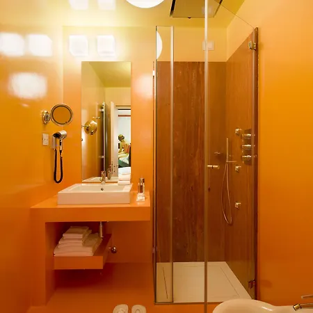 מלון Petronilla - In