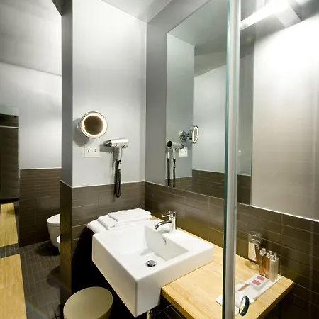 Hotel Petronilla - In 4*