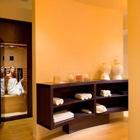 Petronilla - In Hotel 4*