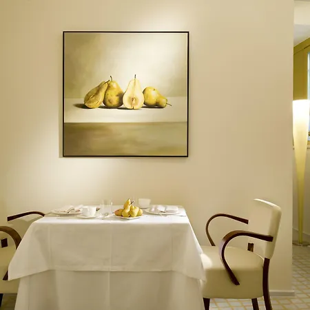 Petronilla - In Hotel 4*