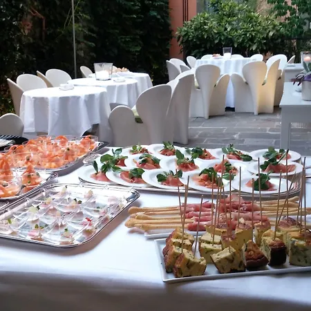 贝加莫彼得罗妮拉酒店