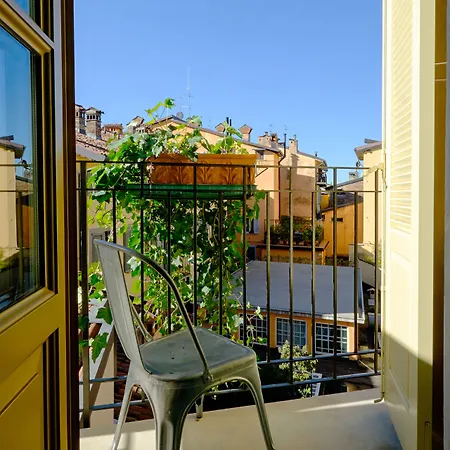 מלון Petronilla - In