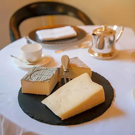 Hotel Petronilla - In 4*