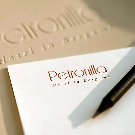 Petronilla - In 4*