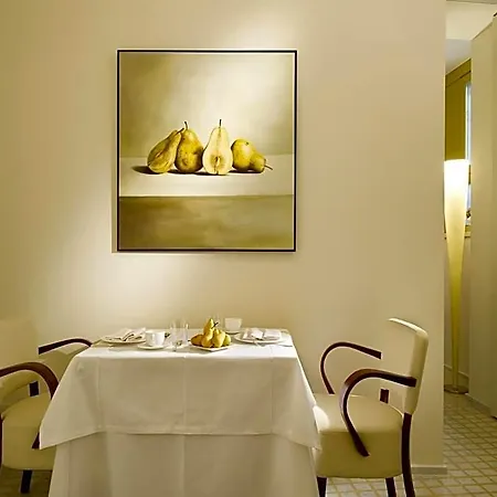 Petronilla - In Hotel 4*