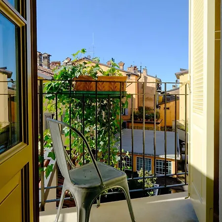 Hotel Petronilla - In 4*