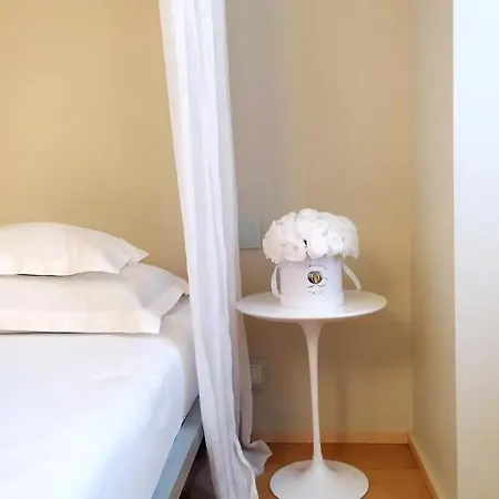 Petronilla - In Hotel