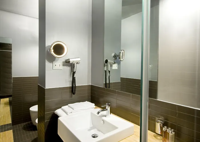 Hotell Petronilla - In 4*