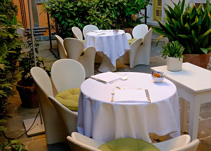 Hotel Petronilla - In