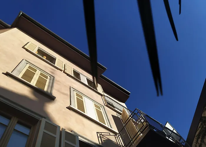 Petronilla - In Hotell