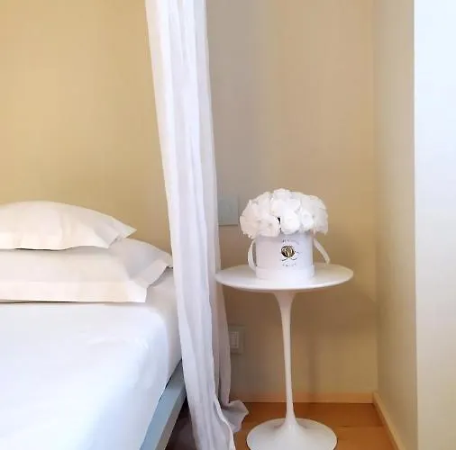 Petronilla - In Hotel