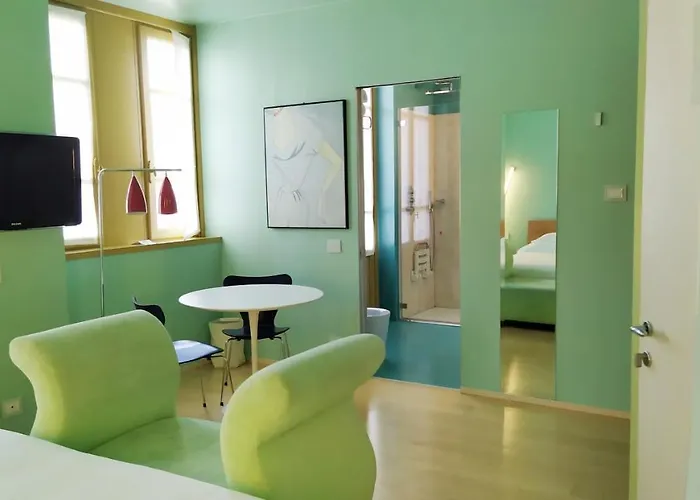 Hotel Petronilla - In 4*