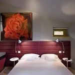 Hotel Petronilla - In 4*