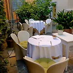 Hotel Petronilla - In